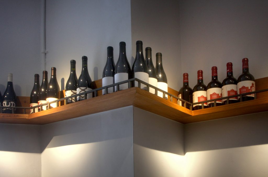 wall wine rack fit out